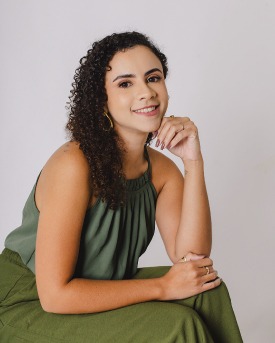 Dra. Taís Simplício